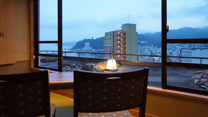 Atami Juraku Hotel Buitenkant foto