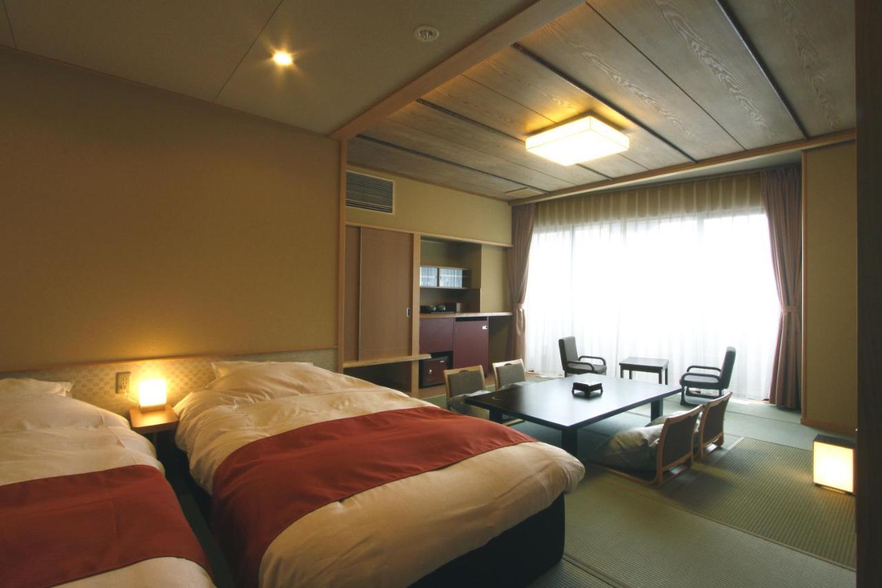 Atami Juraku Hotel Buitenkant foto