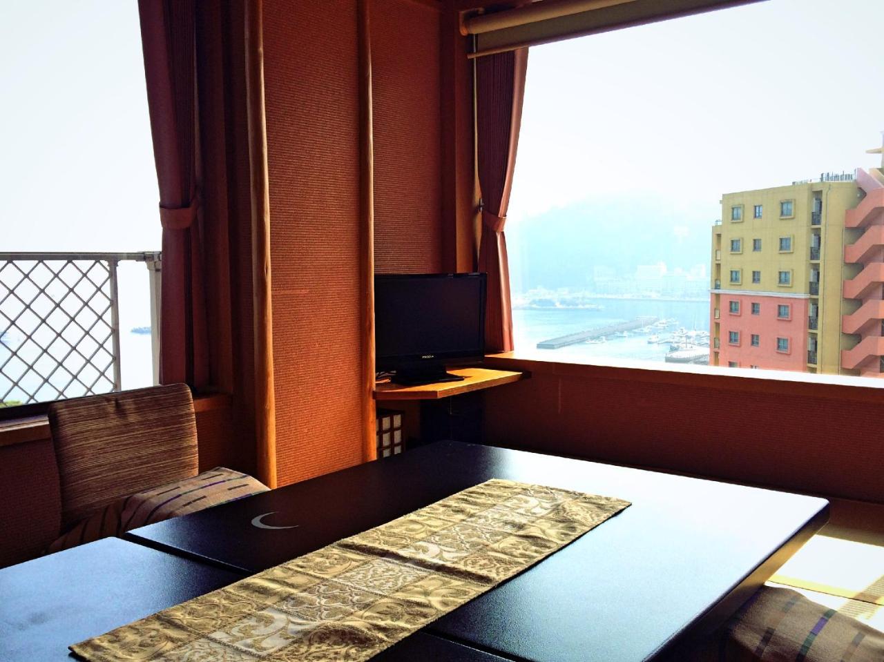Atami Juraku Hotel Buitenkant foto